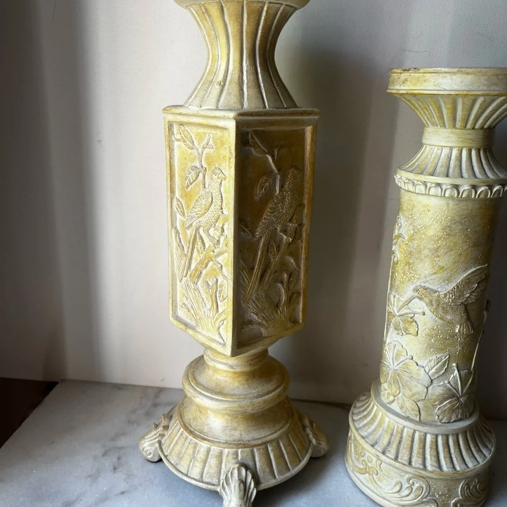 Elegant Decorative Set of 2 candle holders with birds